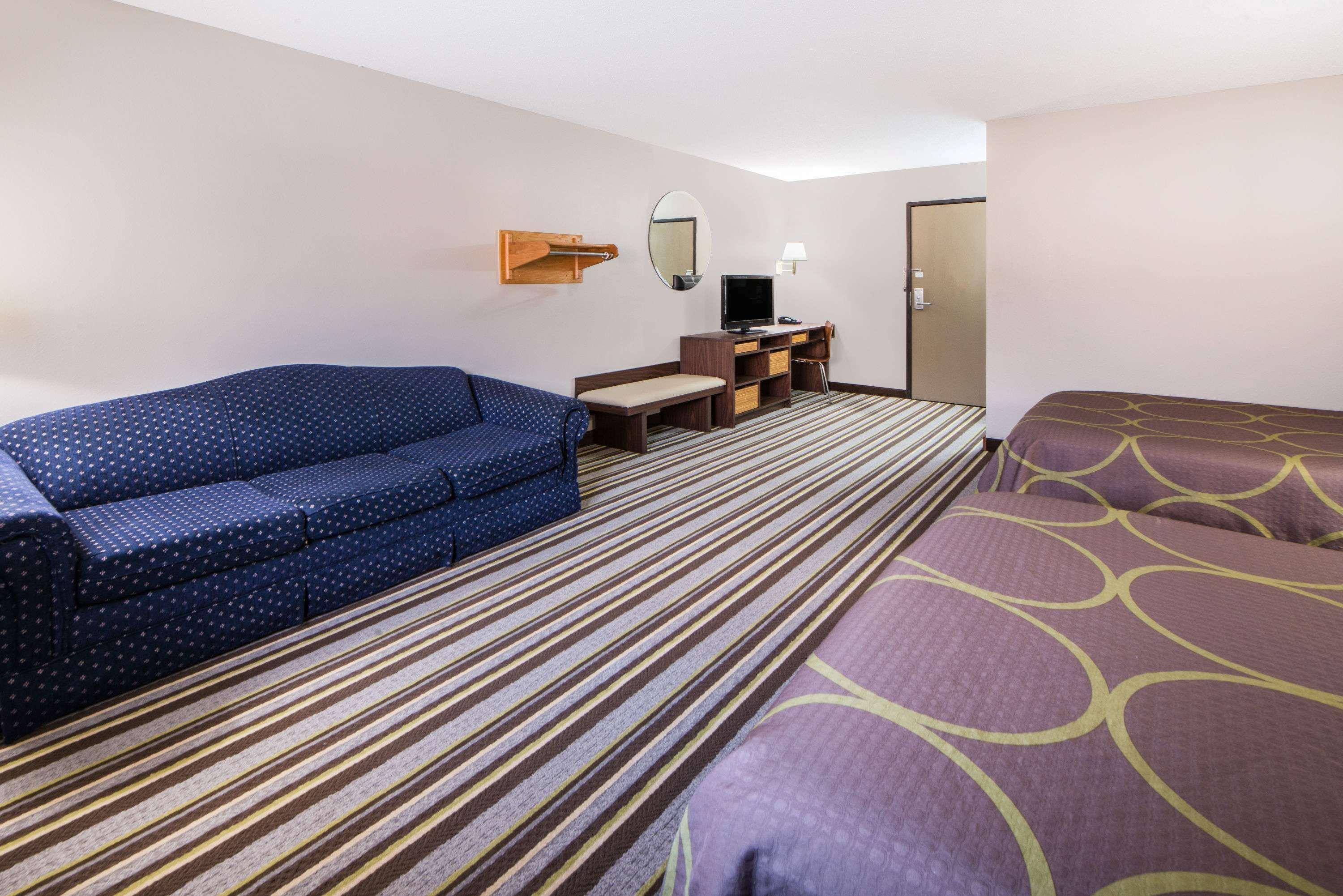 Super 8 by Wyndham Nevada Hotel Bagian luar foto