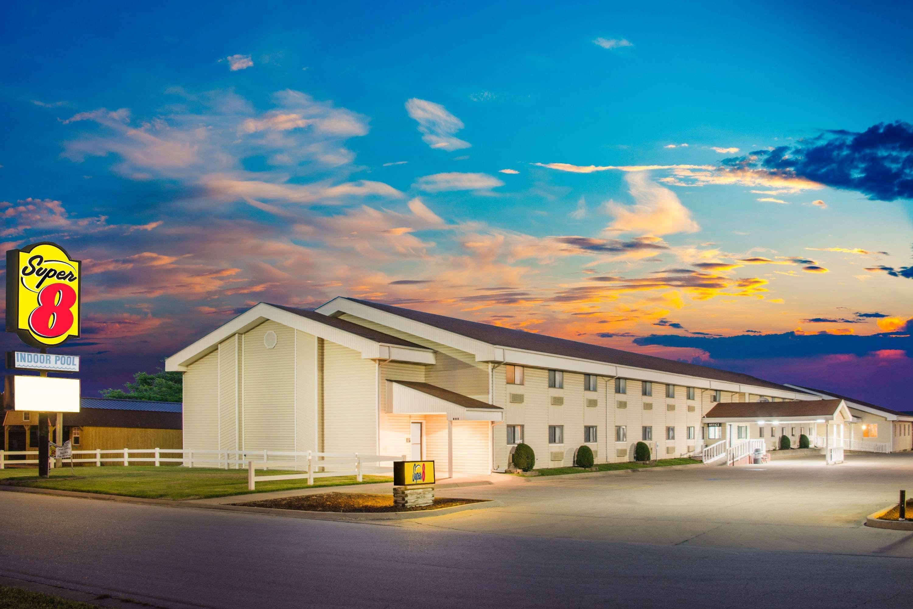 Super 8 by Wyndham Nevada Hotel Bagian luar foto